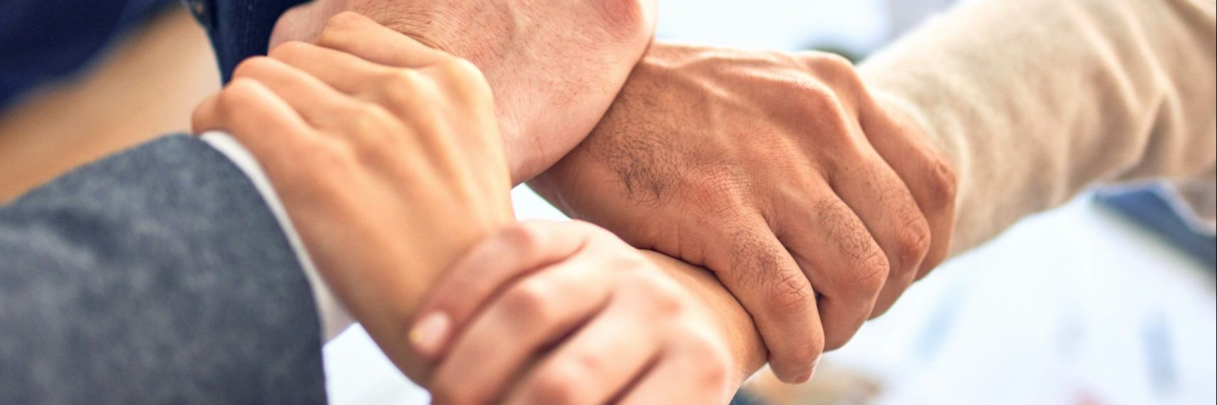 Confianza es un relato escrito por Miguel Rodríguez Echeandía sobre cómo todas las cosas que hacemos en la vida son un ejercicio de confianza.