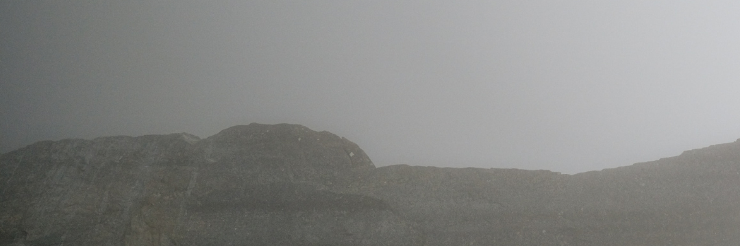 El abismo es un relato escrito por Miguel Rodríguez Echeandía sobre el tiempo, la existencia, la vida y la muerte.