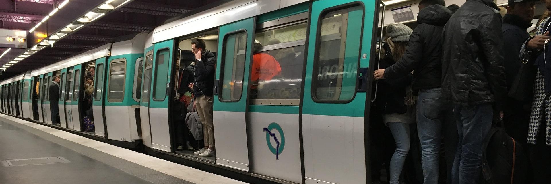 La bocazas es un relato escrito por Miguel Rodríguez Echeandía para su blog personal sobre lo que puedes encontrarte en el metro.