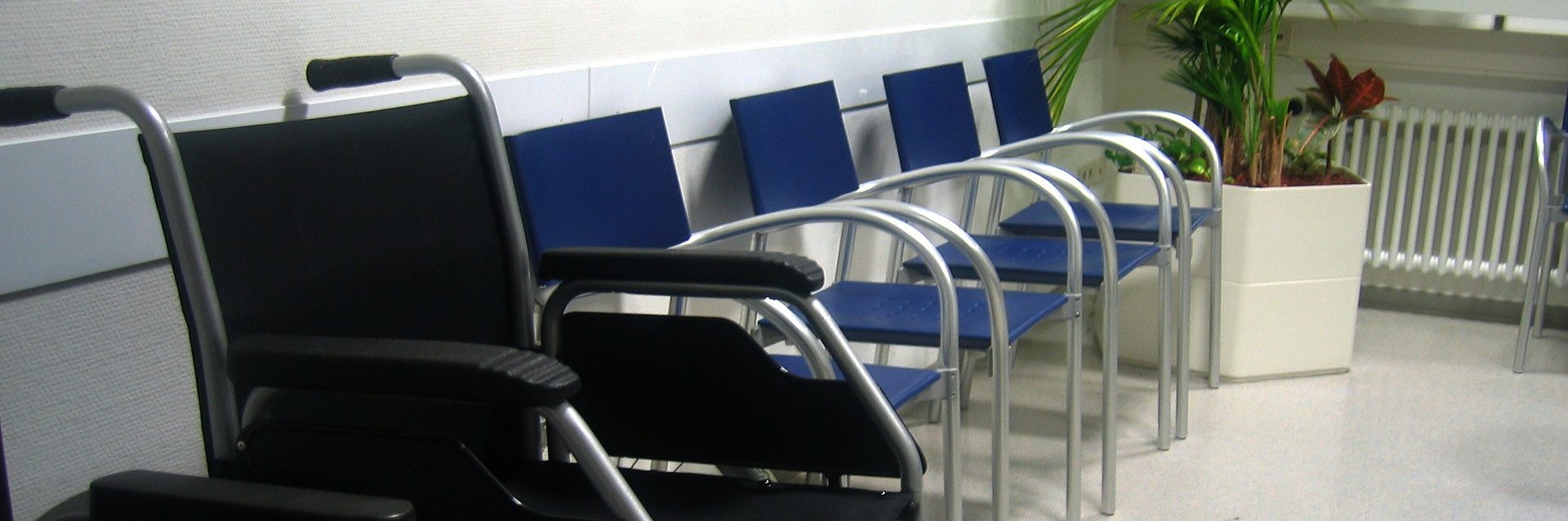 La sala de espera es un relato corto dominical escrito por Miguel Rodríguez Echeandía para su blog personal.