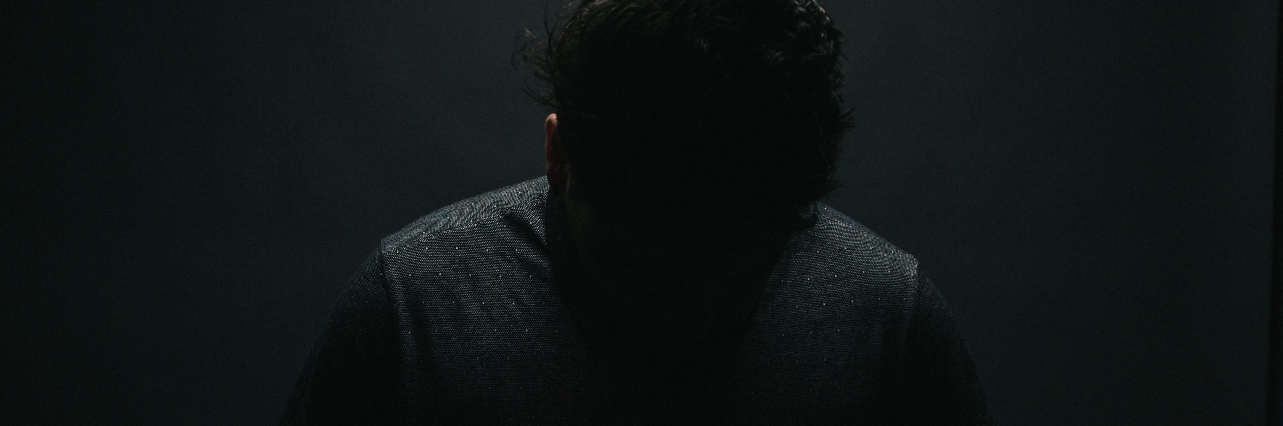 Nadie es un relato escrito por Miguel Rodríguez Echeandía sobre cómo la personalidad afecta en el mundo de la actuación.