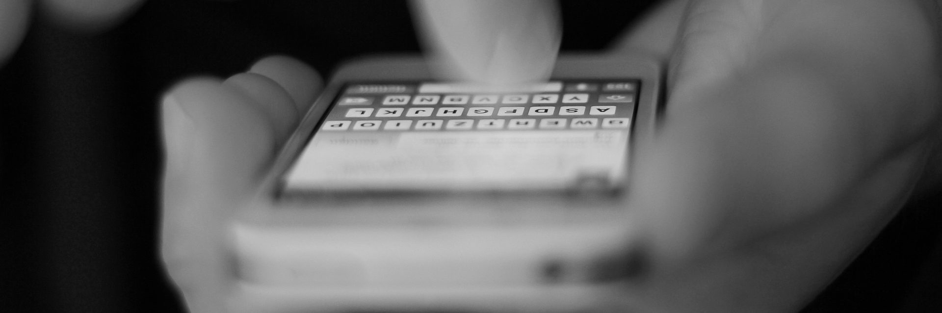 Quería es un relato escrito por Miguel Rodríguez Echeandía sobre cómo las redes sociales nos quitan tiempo sin darnos cuenta.